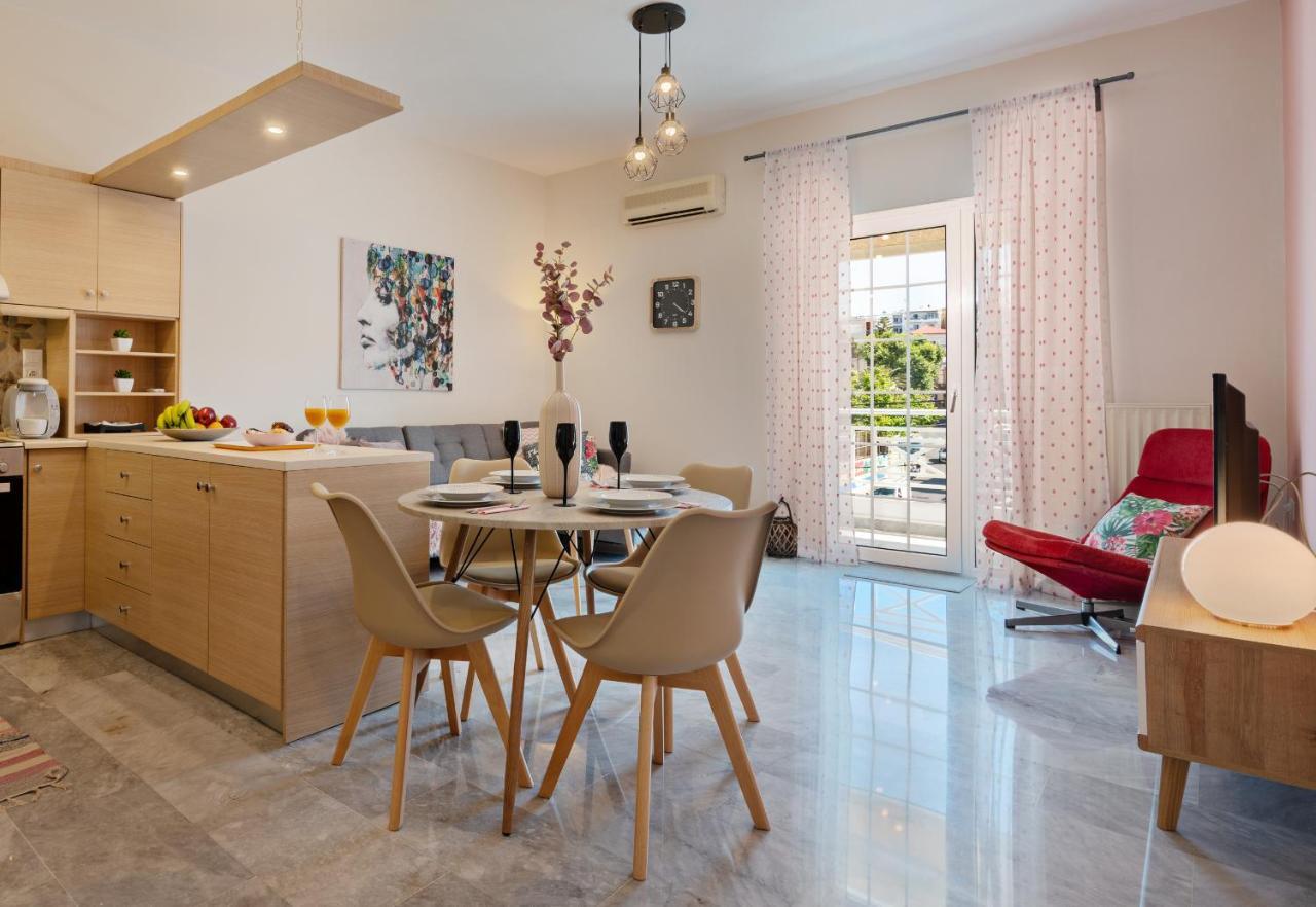Tres Jolie - Stylish Cityheart Apartment レティムノ エクステリア 写真